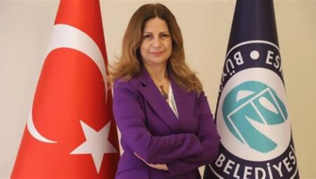 Ayşe Ünlüce Kimdir? Özgeçmişi ve Detaylı İnceleme