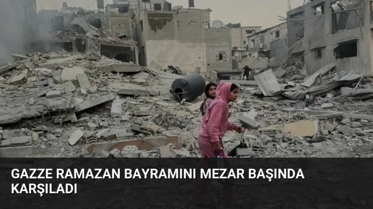 Gazze Ramazan Bayramını Mezar Başında Karşıladı